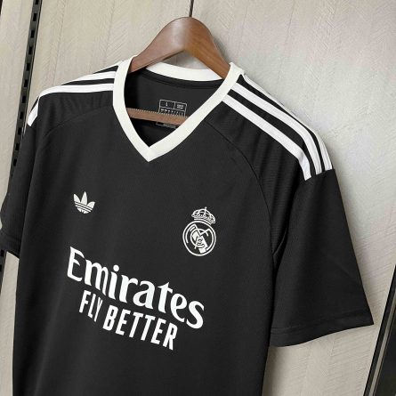 Real Madrid Goalkeeper Black Jersey 2024/2025 - Image 3