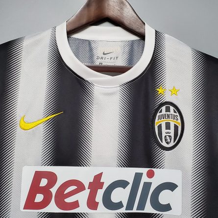 Juventus Home Jersey 2011/2012 - Image 4