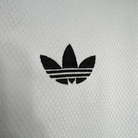 Juventus Goalkeeper Third Jersey 2024/2025 - Image 2