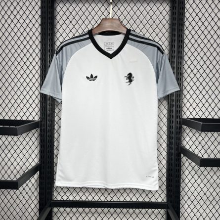 Juventus Goalkeeper Third Jersey 2024/2025 - Image 1
