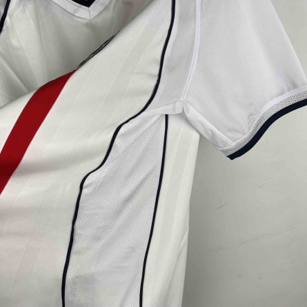England Home 2002 - Image 6