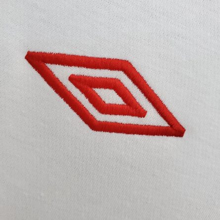 England Home 2010 - Image 4