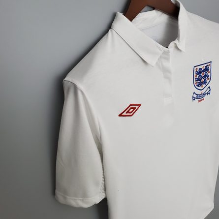 England Home 2010 - Image 3