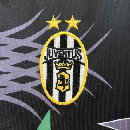 Juventus Goalkeeper Jersey 2001/2002 - Image 5