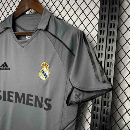 Real Madrid Third 2005 2006 - Image 5