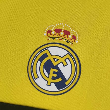 Goalkeeper Real Madrid Home 2011 2012 - Image 6