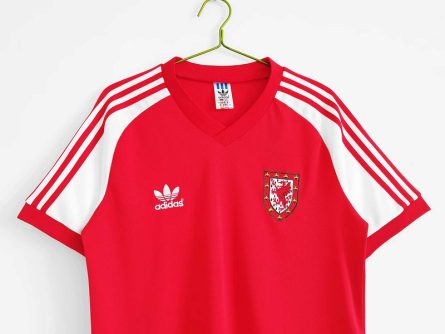 Wales Home 1982 - Image 3
