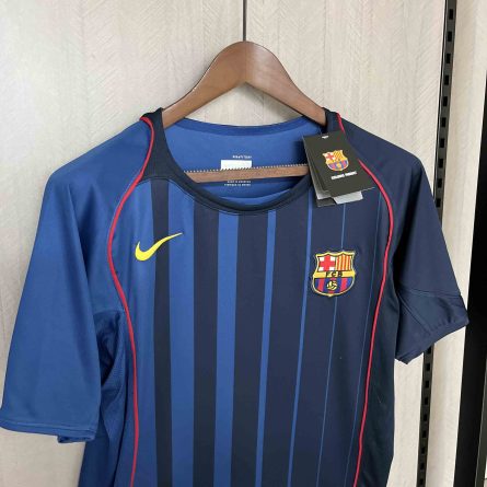 Barcelona Away Jersey 2004/2005 - Image 7
