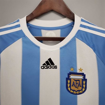 Argentina Home 2010 - Image 10