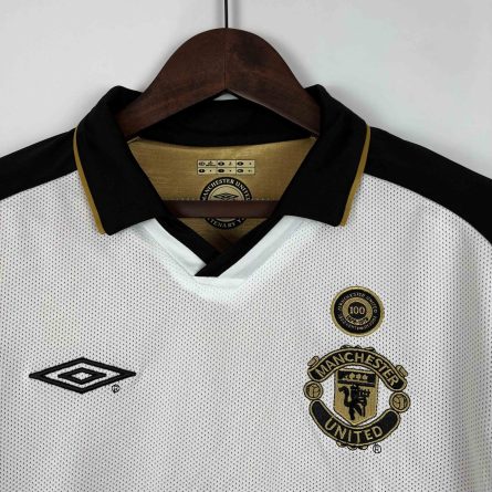 Manchester United Away 2001/2002 Reversible - Image 4