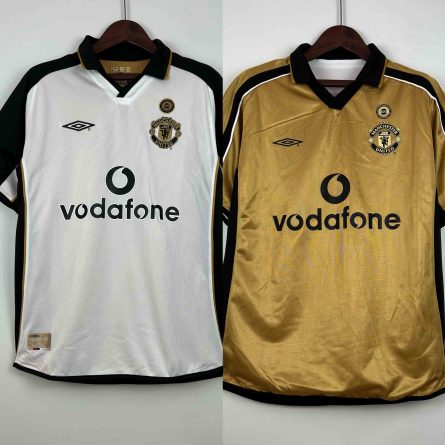 Manchester United Away 2001/2002 Reversible - Image 1