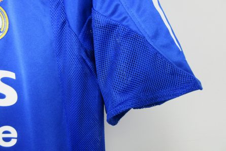 Real Madrid 3rd Jersey 2004-2005 - Image 5