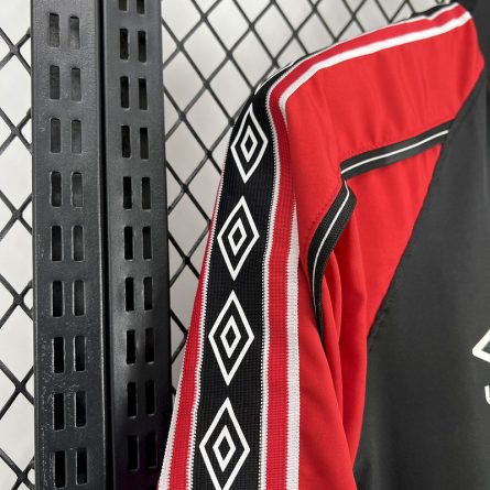Manchester United Windbreaker 1999 - Image 4