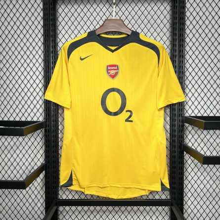 Arsenal Away 2005/2006 - Image 1