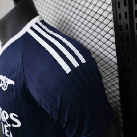 Player Version Arsenal Goalkeeper Navy Jersey 2024/2025 - Image 3