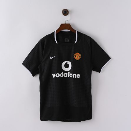 Manchester United Away 2002/2004 - Image 1