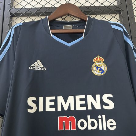 Real Madrid Away Jersey 2003/2004 - Image 5