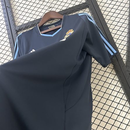 Real Madrid Away Jersey 2003/2004 - Image 3