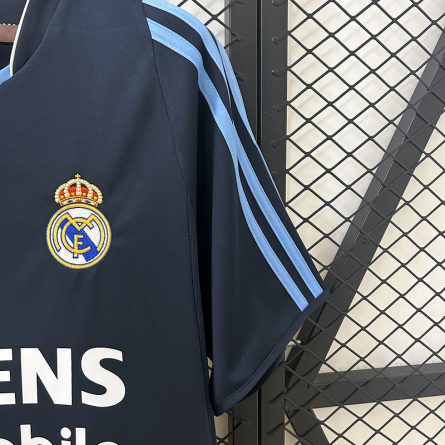 Real Madrid Away Jersey 2003/2004 - Image 2