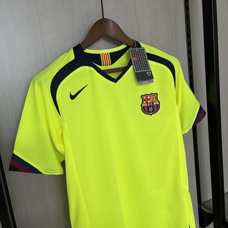Barcelona Away 2005/2006 - Image 4