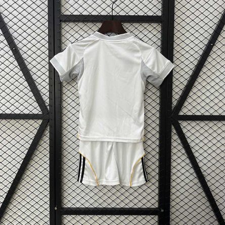 Kids Real Madrid Home Jersey 2025/2026 - Image 4