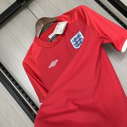 England Away Jersey 2010 - Image 4