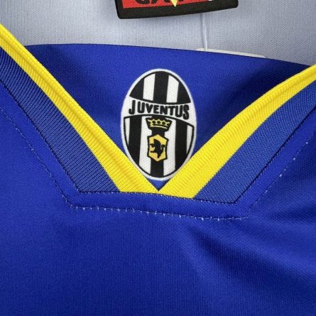 Long Sleeve Juventus Away 1995 1996 - Image 6