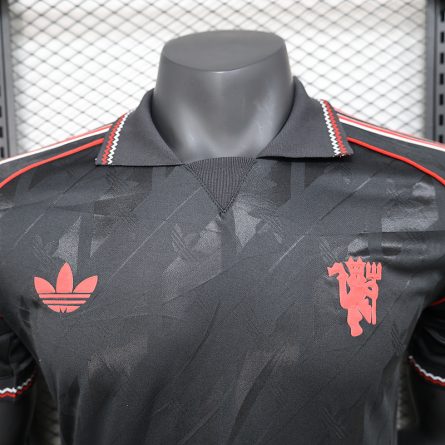 Manchester United Icon Jersey 2024/2025 - Image 4