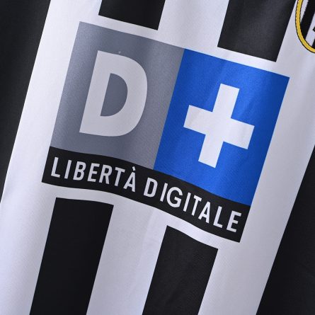 Long Sleeve Juventus Home 1999 2000 - Image 3