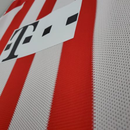 Bayern Munchen Home 2010/2011 - Image 4