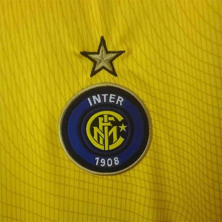 Inter Milan Away Jersey 2002 2003 - Image 5