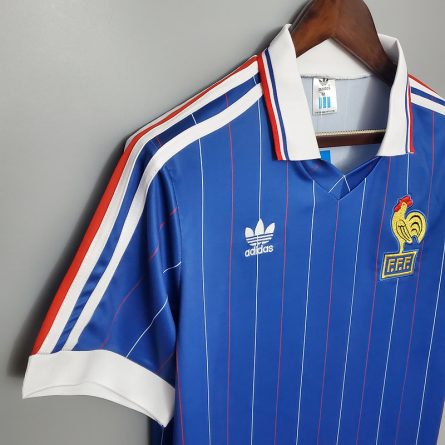 France Home 1982 - Image 5