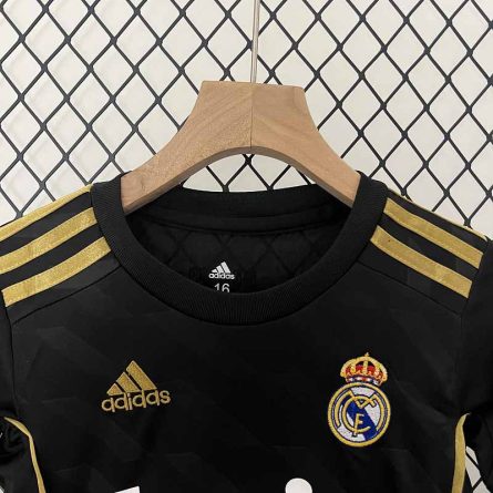 Kids Retro Jersey Real Madrid Away 2011-2012 - Image 4