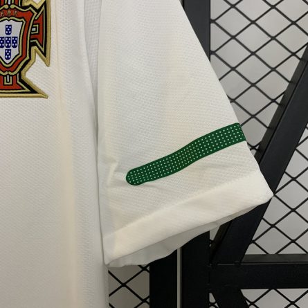 Portugal Away Jersey 2010 - Image 4