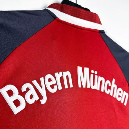 Bayern Munich Home Jersey 2001-2002 - Image 2
