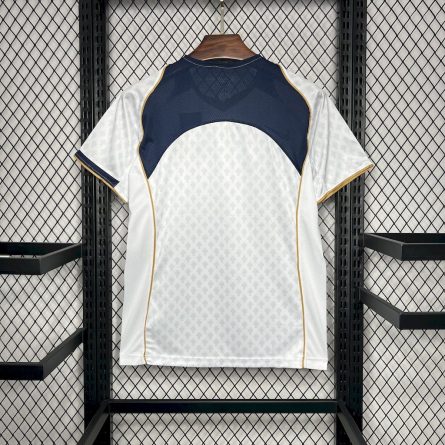 Portugal Away 2004 - Image 4
