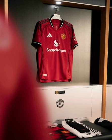 Long Sleeve Manchester United Home Jersey 2025/2026 - Image 3