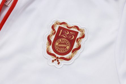 Bayern Tracksuit 125th Years White 2025 (TR125W02) - Image 3