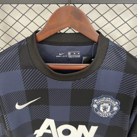 Long Sleeve Manchester United Away 2013/2014 - Image 2