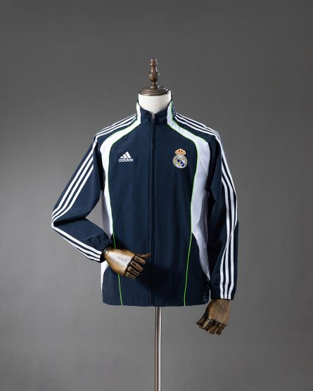 Real Madrid CF 2025–2026 Windbreaker – Navy Blue & White - Image 3