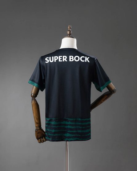 Sporting Clube de Portugal 2025–2026 Christmas Special Edition Jersey - Image 3