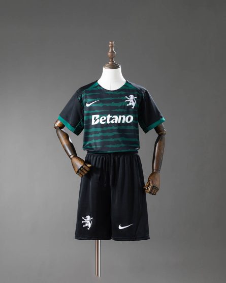 Sporting Clube de Portugal 2025–2026 Christmas Special Edition Kids Kit